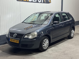 Volkswagen Polo 1.4-16V Optive Nette Wagen Automaat Airco 4 Deurs