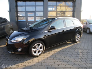Ford Focus Wagon 1.0 EcoBoost Titanium 129dkm Veel luxe!