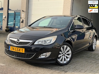 Opel Astra 1.6 Cosmo/ AUTOMAAT/ nap/ dealeronderhouden/ 1jaar apk/ volle opties