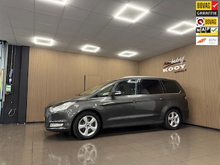 Ford Galaxy 1.5 Titanium * Trekhaak / 7 Persoons / Carplay / Stoelverwarming / NL Auto *