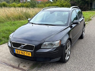 Volvo V50 2.4 Elan ECC Audio/CD Leder/stof LMV 18" Cruisecontrol ABS TCS ESP EBD Dakrails Trekhaak Dealeronderhoud Nieuwe Apk!