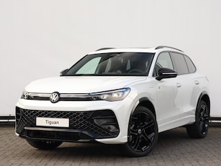 Volkswagen Tiguan R-Line-Edition 1.5 eHybrid 204 pk | Black style | 360 camera | LED Matrix | Trekhaak |