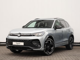 Volkswagen Tiguan R-Line-Edition 1.5 eHybrid 200 kW / 272 pk | Trekhaak | 360 camera | Black style |