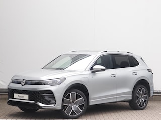Volkswagen Tiguan R-Line-Edition 1.5 eHybrid 200 kW / 272 pk SUV 6 v Trekhaak | Panorama | Stoelverwarming | 20 inch | Assistance Pakket Plus | Comfort Pakket