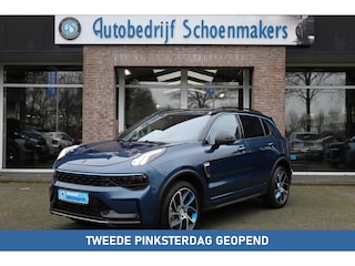 Lynk & Co 01 1.5 MY23! ZWARTE-HEMEL ROLHOES MY23 360-CAMERA PANO/SCHUIF INFINITY DAB NAVI CARPLAY STOELVERWARMING ELEK.ACHTERKLEP 20"LMV