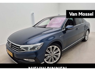 Volkswagen Passat 1.5 TSI R-Line | 150 PK | Automaat | Leder | Trekhaak | Digital Cockpit PRO | Navigatie PRO (Groot Scherm) | Panorama Dak | Keyless | 360* Camara (Helicopter) | Stoelverwarming