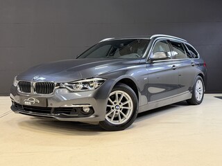 BMW 3-serie Touring 318i High Executive Automaat | Leder | Stoelverwarming | Full LED | Navi | PDC V+A