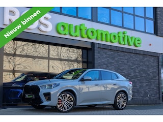 BMW X2 sDrive20i M-Sport | NIEUWSTAAT! | BTW | PANO | HUD | ELEK TREKHAAK | CAMERA ACHTER | SHADOW LINE |
