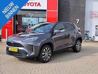 Toyota Yaris Cross 1.5 Hybrid 115 First Edition APPLE/ANDROID STOEL/STUURVERWARMING NAVI AD-CRUISE PRIVACY-GLASS 17"LM-VELGEN