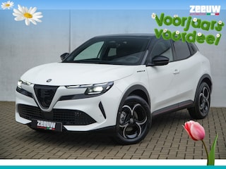 Alfa Romeo Junior 1.2 Turbo 136 PK Ibrida Speciale | Techno | Camera | Navi | Carp