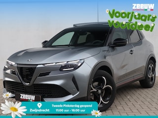 Alfa Romeo Junior 1.2 Turbo 136 PK Ibrida Speciale | Techno | Pano | Camera | Navi