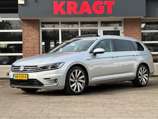 Volkswagen Passat Variant Highline 1.4 TSI GTE - Panodak - LED - Trekhaak - adapt. cruise - zeer compleet!
