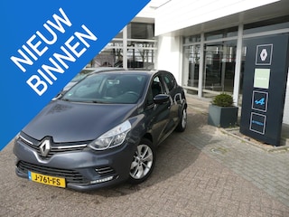 Renault Clio TCe 90 5drs. Limited PARK ASSIST ACHTER/ PACK COMFORT/ PACK ELECTRIC/ LM VELGEN MET 4 SEIZOENSBANDEN/ PRIVACY GLAS ACHTER/ ETC..  ALTIJD DEALER ONDERHOUDEN! RIJKLAAR!