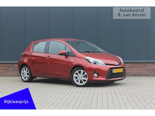 Toyota Yaris 1.5 Full Hybrid Dynamic I Allseason banden I Trekhaak I NL-auto