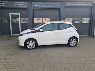 Toyota Aygo 1.0 VVT-i x-play AUTOMAAT