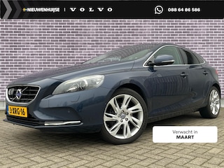 Volvo V40 1.6 T3 Summum | Trekhaak | Panorama dak | Adaptieve cruise control | Blis | 18"| Elektrisch verstelbare voorstoelen | Achteruitrijcamera |