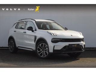 Lynk & Co 01 276PK Automaat Core / Adaptieve cruise control / Stoel - en stuurwielverwarming / Parkeersensoren / Achteruitrijcamera / Apple carplay / Trekhaak / Metallic lak / 19" lichtmetalen velgen