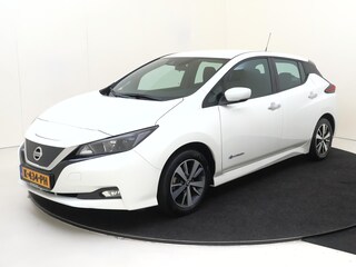 Nissan Leaf Acenta 40 kWh | Climate Control / ECC | Licht metalen velgen 16 inch | Cruise control | Navigatie | Park Distance Control achter | Achteruitrijcamera |