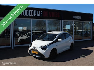 Toyota Aygo 1.0 VVT-i X-play Airco/Carplay/Camera/Led/NAP