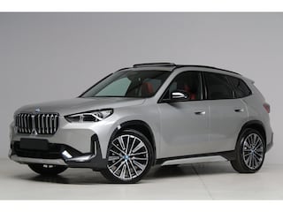 BMW iX1 30 xDrive xLine | panoramadak | head-up | 360 camera | elek. trekhaak | harmankardon | keyless entry | 1e eigenaar