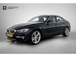 BMW 320i High Executive (PANORAMADAK, NAVIGATIE, STOELVERWARMING, TREKHAAK AFNEEMBAAR, LED)