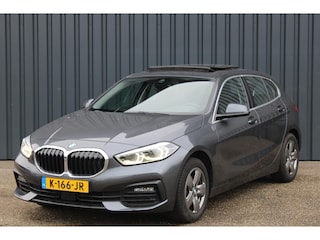 BMW 1-serie (f40) 118i 136pk Executive Edition | Panoramisch dak | Live cockpit | Drive assistance