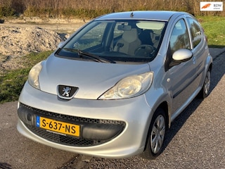 Peugeot 107 1.0-12V XS Urban Move 5-Drs Airco Elec. pakket Audio/CD Toerenteller Colorpakket Dealeronderh. 127010 km's NAP! Nw Apk
