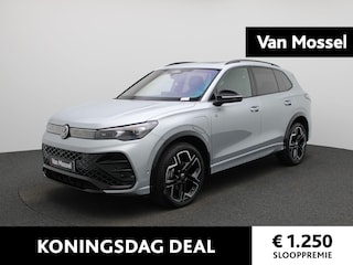 Volkswagen Tiguan 1.5 eHybrid R-Line Edition 272 PK| Panoramadak | Trekhaak | Navigatie Groot |  360 Camera | Leder Interieur | Stoelen Met Geheugen En Massage | Stoelventilatie | Stoelverwarming Voor & Achter | Black Style