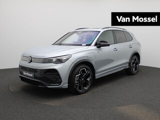 Volkswagen Tiguan 1.5 eHybrid R-Line Edition 272 PK| Panoramadak | Trekhaak | Navigatie Groot |  360 Camera | Leder Interieur | Stoelen Met Geheugen En Massage | Stoelventilatie | Stoelverwarming Voor & Achter | Black Style