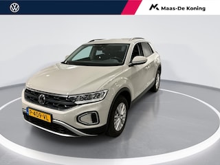Volkswagen T-Roc 1.5 TSI 150pk DSG Life Business · Camera · Trekhaak · Apple/Android Car Play · Navigatie · P-Sensoren · 16'' Inch ·