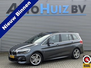 BMW 2-serie Tourer 218i High Executive M Sport Leder Panoramadak Achteruitrijcamera Trekhaak 18 Inch PDC Stoelverwarming
