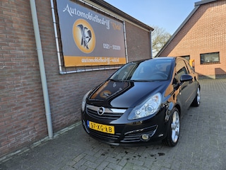 Opel Corsa 1.4-16V Sport (lees opmerking)