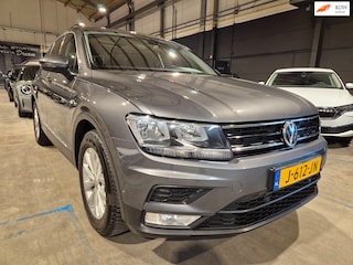 Volkswagen Tiguan 1.4 TSI ACT Comfortline Business Automaat - Panoramadak - Clima - Adapt Cruise - Camera - Stoel en Stuurverwarm