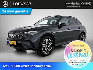 Mercedes-Benz GLC 300 e 4MATIC AMG Plug-In Hybride AMG Premium | Night Pakket | Trekhaak | Panorama Schuif-Kanteldak | Memory Stoelen | Stuur en Stoelverwarming. Inclusief 24 maanden MB Certified garantie voor Europa.