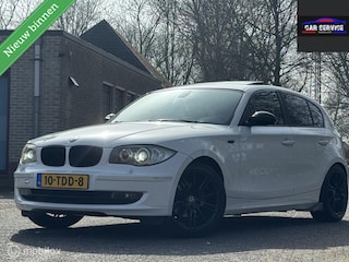 BMW 116i Executive/DAKJE/PDC/TREKHAAK/CRUISE/NAVI/