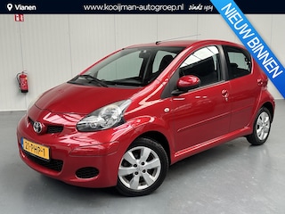 Toyota Aygo 1.0-12V Aspiration Red Navigator NL auto slechts 64025 KM