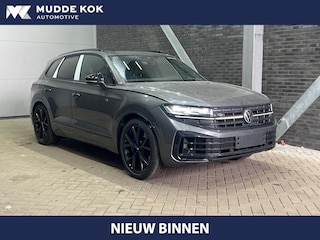 Volkswagen Touareg 3.0 TSi eHybrid 4MOTION R Edition | NIEUW | Nachtzicht | Massage | Panoramadak | 22 Inch | Luchtvering | Trekhaak