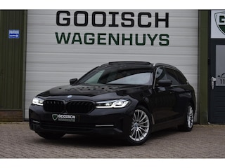 BMW 5-serie Touring 520e Business Edition Plus | Leder | Pano | Laser Light | Trekhaak |