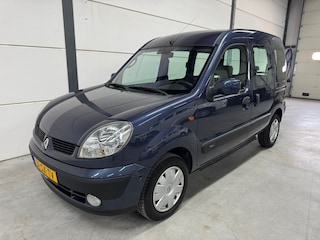Renault Kangoo 1.6-16V Privilège (Automaat) Rolstoelauto (uniek) Rolstoel voorin - Rolstoelvervoer