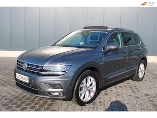 Volkswagen Tiguan 2.0 TSI 4Motion Highline SCHUIFDAK TREKHAAK
