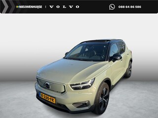 Volvo XC40 Recharge P8 AWD R-Design | Panoramadak | Harman Kardon Audio | Elektrisch Verstelbare Voorstoelen | Trekhaak | Warmtepomp | 360 Graden Camera | Parkeersensoren | Navigatie | Apple Carplay | Android Auto | Keyless Entry