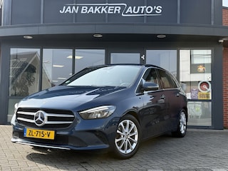 Mercedes-Benz B-klasse 180 Launch Edition ✅ Camera ✅ Afn. Trekhaak ✅ Stoelverw. ✅ CarPlay ✅