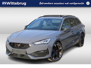 Cupra Leon 1.4 e-Hybrid 204pk Performance DSG Automaat / Panorama dak / LM 18 inch / Navigatie / Elektr klep / Full LED / Camera