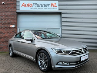 Volkswagen Passat 1.8 TSI Highline! Camera! Leder! Pano!