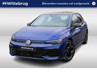 Volkswagen Golf 1.5 eTSI R-Line 150pk DSG Automaat Black Style / Panorama dak / Navigatie by APP / LM 18 inch / LED IQ Matrix / Camera Garantie tot 15-01-2030 / 100.000km