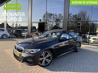 BMW 318i High Executive|Camera|Stoelverwarming|Schuif-/ kanteldak|Trekhaak