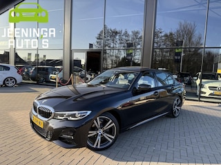 BMW 318i High Executive|Camera|Stoelverwarming|Schuif-/ kanteldak|Trekhaak