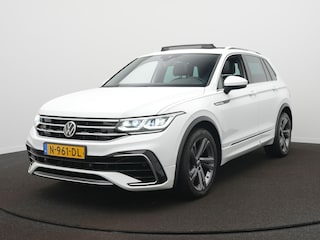 Volkswagen Tiguan 1.5 TSI R-Line Business+ | Panoramadak | Camera | Matrix LED