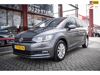 Volkswagen Touran 1.4 TSI Highline | 7 persoons | Trekhaak | Parkeerhulp | Adaptieve cruise | App connect |