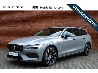 Volvo V60 T6 Plug-in hybrid AWD Core | Keyless Drive  | Electrisch Bedienbare Achterklep | 20-inch Lichtmetalen Velgen | Premium audio by Harman Kardon | Leren bekleding | Rondom zicht camera | Alarmklasse 3